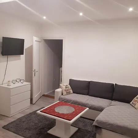 Kalelarga Nostra Apartamento *